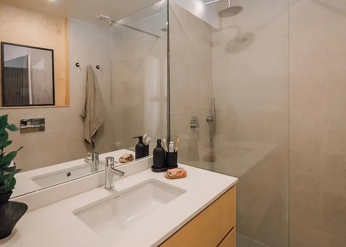 Alvares - 1 Bedroom And Terrace In Arroios