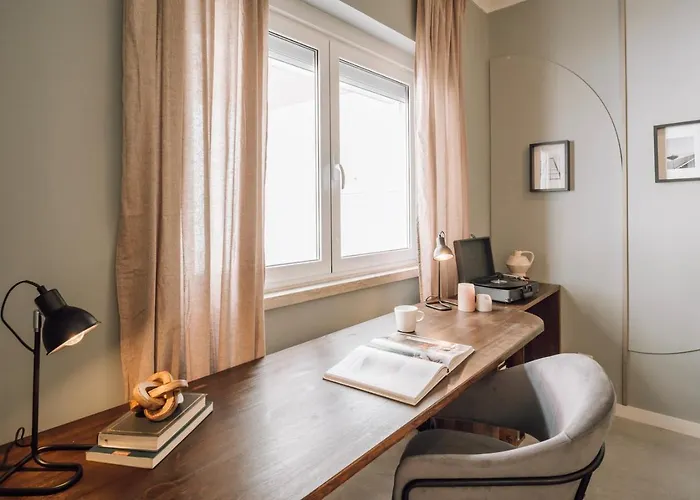 Alvares - 1 Bedroom And Terrace In Arroios *