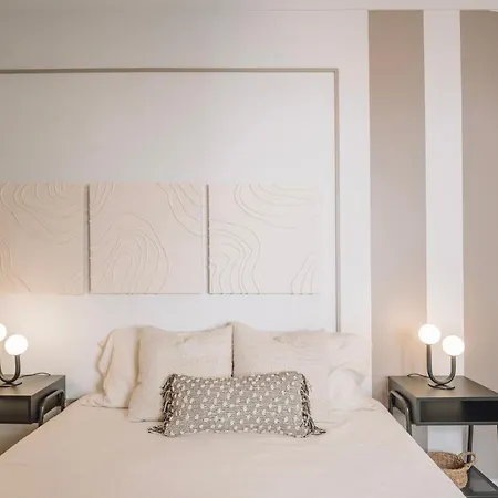 Апартаменти Alvares - 1 Bedroom And Terrace In Arroios