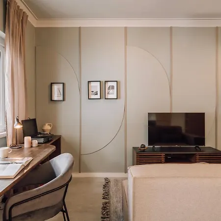Alvares - 1 Bedroom And Terrace In Arroios 아파트 *