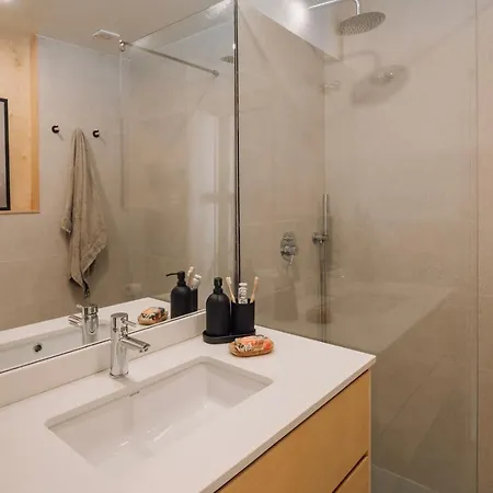 Alvares - 1 Bedroom And Terrace In Arroios