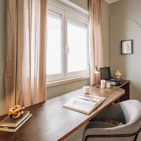 Alvares - 1 Bedroom And Terrace In Arroios *