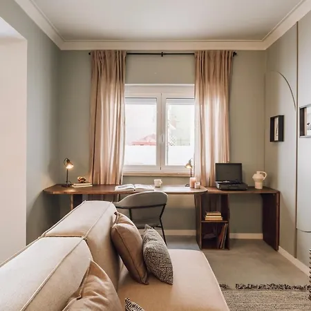 Alvares - 1 Bedroom And Terrace In Arroios *